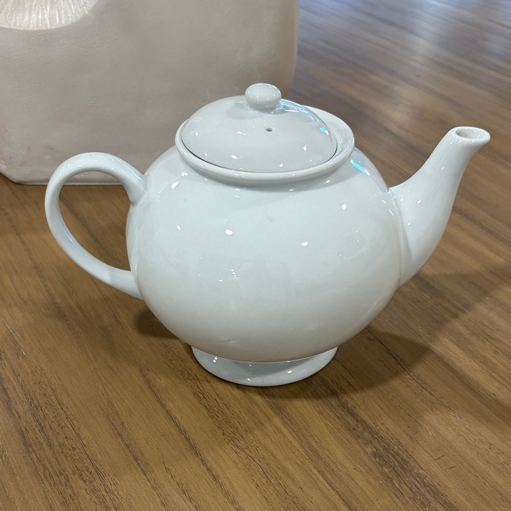 Elegant White Pottery Barn Great White Ceramic Teapot